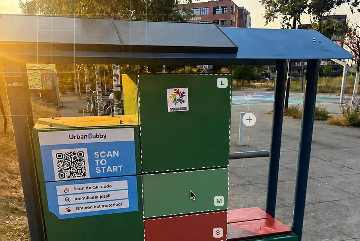 UrbanCubby station met zonnedak in een park