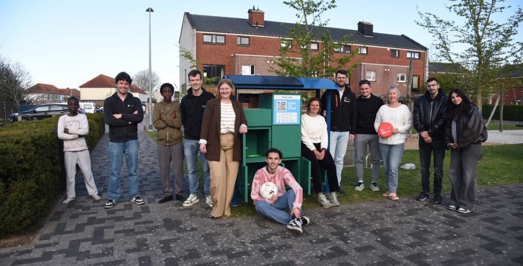 Onder meer op het speelpleintje in Hof ten Rode in Baasrode staat een Urban Cuddy_